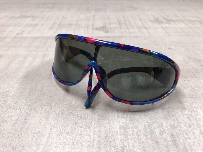 レトロ ストリート サイケ テック ラグジュアリー スポーツ マーブル アート柄 シェード サングラス レディース 半透明レンズ 青/ピンク拍卖