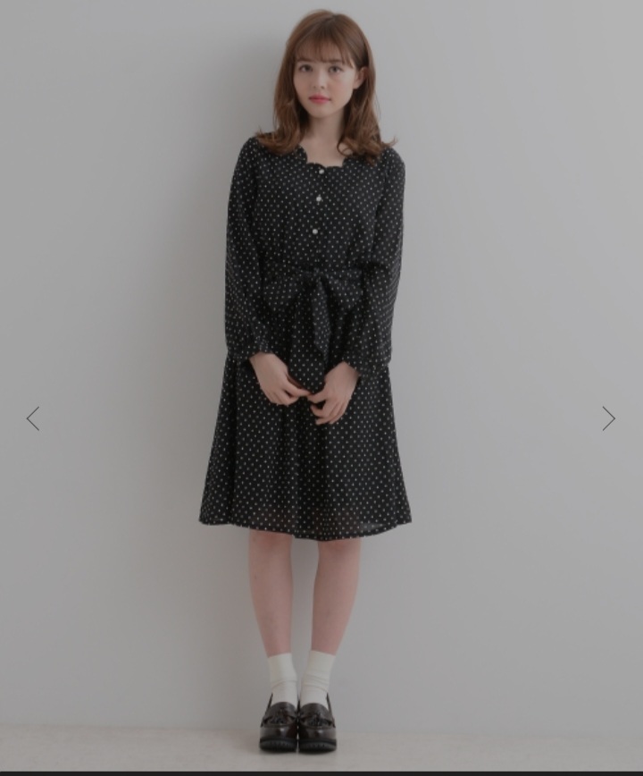 新品同様 MAJESTC LEGON マジェスティックレゴン スカラップ ドット ワンピース アプワイザーリッシェ snidel ロイヤルパーティー拍卖