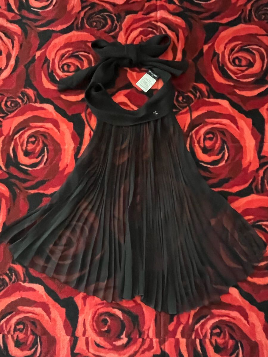 CHANELシャネル ♪cocoマークブラック silk素材プリーツキャミソール拍卖