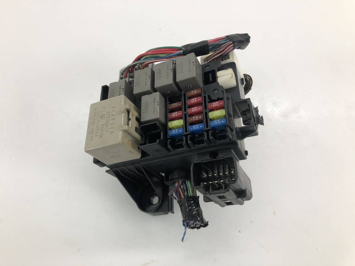 _b189319 ダイハツ ハイゼットカーゴ デラックス S321V ヒューズボックス 室内側 81980-97202 156700-2830 S320V S330V S331V アトレー拍卖