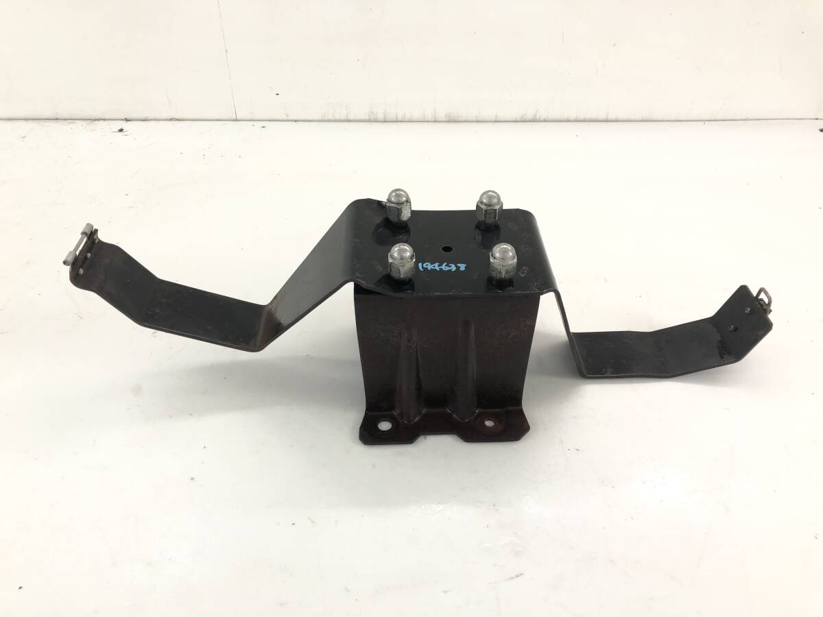 _b194638 ダイハツ ミゼットⅡ カーゴ K100C スペアタイヤ ブラケット ステー ハンガー キャリア 金具 ピック K100P拍卖