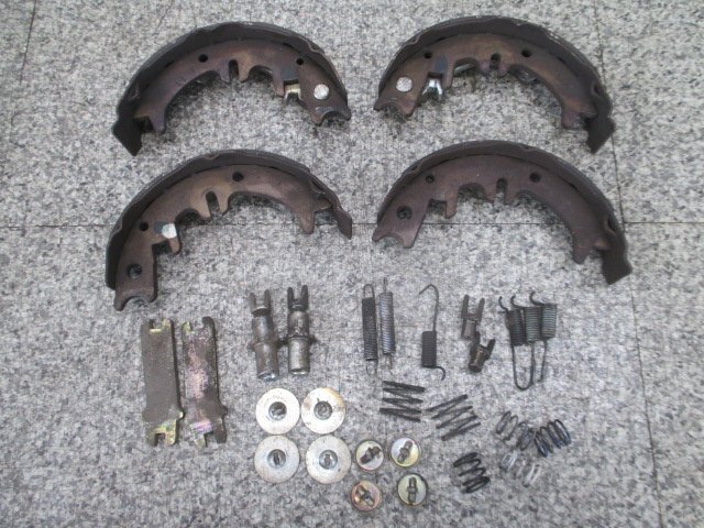 GX71 クレスタ、前期、ブレーキシュー&その他(細かな取り付け部品)拍卖