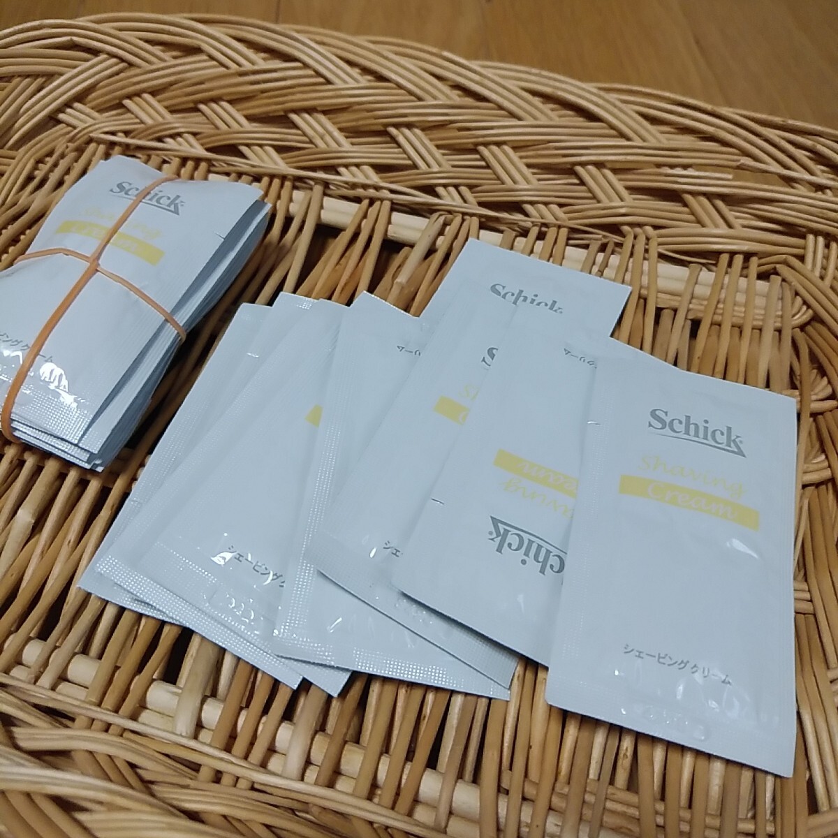 計20個 シック シェービングクリーム10個&クラシエ シェービングジェル9個&その他シェービングジェル1個 パウチ 髭剃り用クリーム拍卖