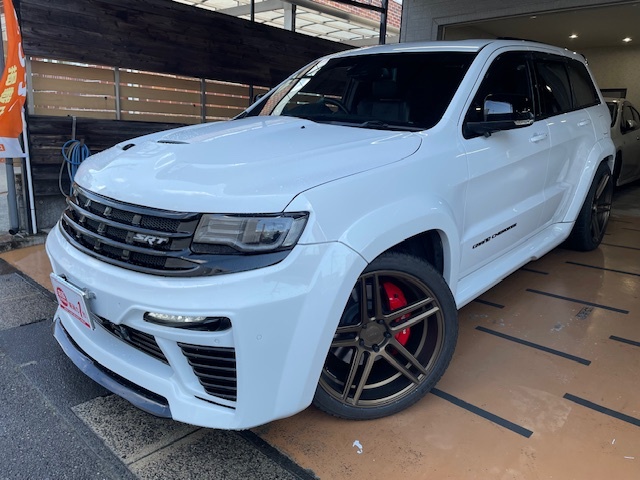 広島県より ジープ JEEP グランドチェロキー SRT8 ボディキット 950登録 ヒッチメンバー 外マフラー ローダウン他オプション多数有!売切り拍卖