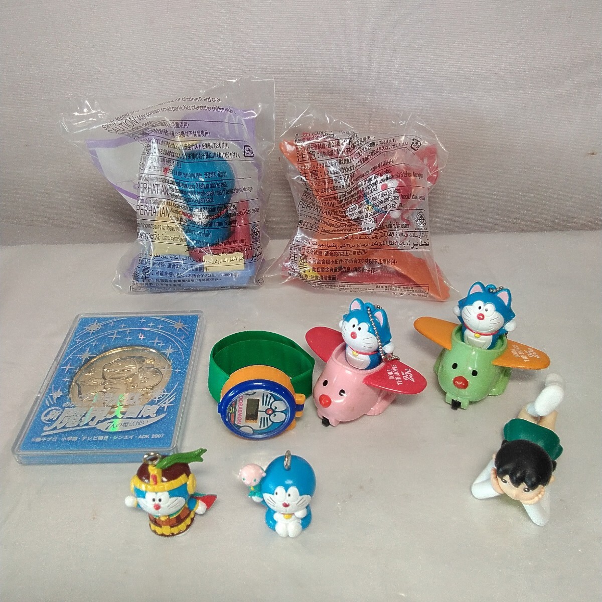 ドラえもん  グッズ  キーホルダー メダルなど拍卖