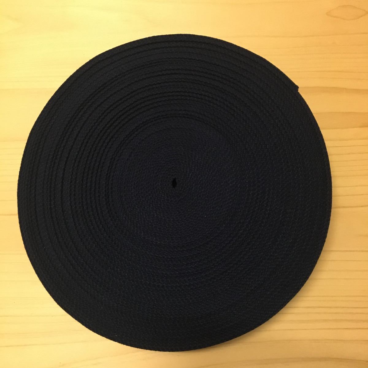 アクリルテープ 紺 2ミリ厚 25ミリ巾 25m巻拍卖