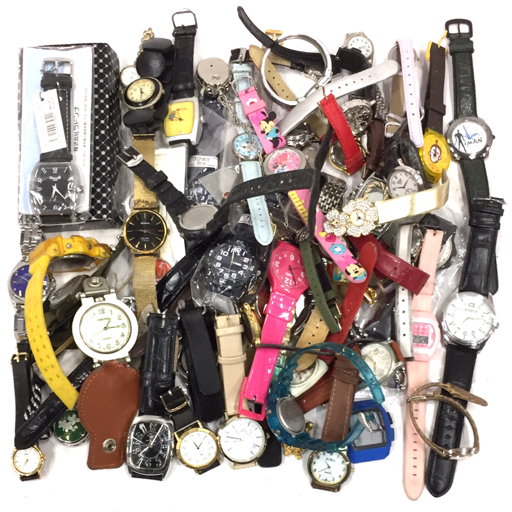 クラウディオ・バレンチノ クォーツ デイデイト 腕時計 他 カレント V515-6410 等 懐中時計 含 まとめ 総重量約2.1kg拍卖