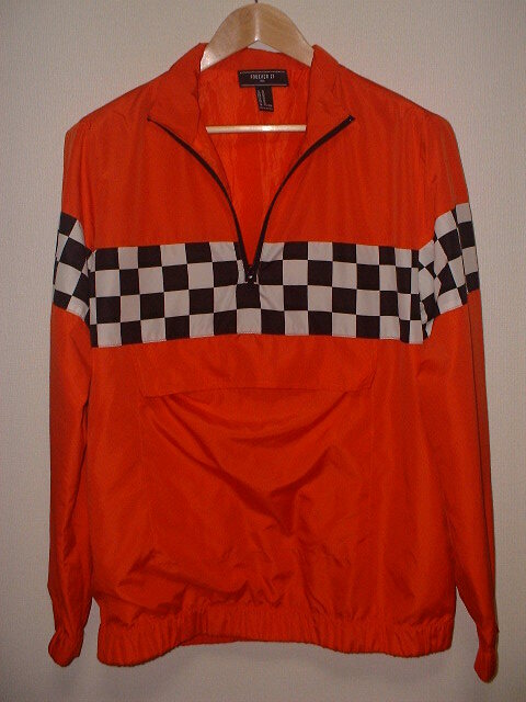 FOREVER21 ハーフジッパーナイロンジャンパー Mサイズ フラッグ柄、黒白格子柄入り 柿色系 拍卖