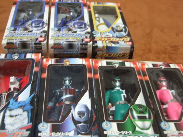 特捜戦隊デカレンジャー 戦隊ヒーローシリーズ デカブルー デカグリーン デカピンク デカマスター他 バンダイソフビ7点セット拍卖