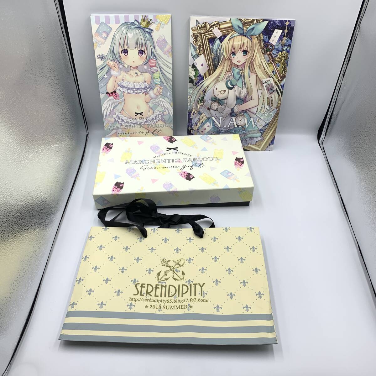 同人グッズ まとめ★イラストブック アクリルスタンド ポーチ 缶バッジ アクリルチャーム タペストリー 紙袋/希宮坂なこ 和鯖拍卖