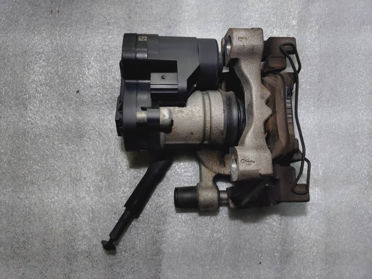 VW ゴルフ7 Ⅶ ヴァリアント 純正 右リア ブレーキ キャリパー パーキングブレーキサーボモーター付き 動作確認OK 拍卖