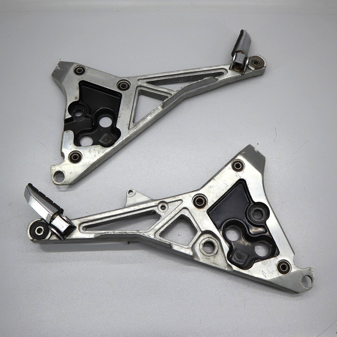 ヤマハ FJ1200 3CV 純正 ステッププレート タンデムステップホルダー 左右 250429YD1023拍卖