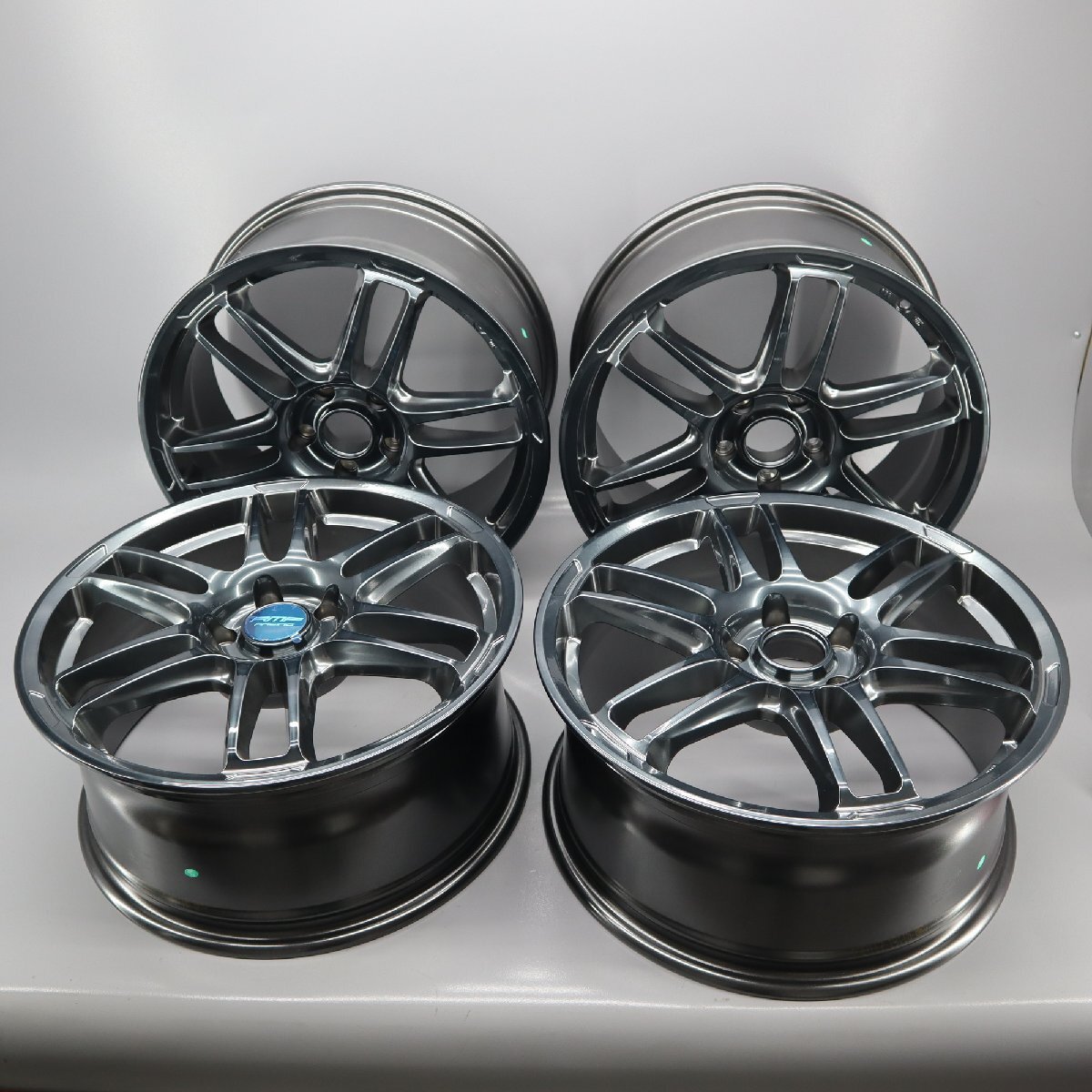 【2個口発送】 RMPレーシング R26 18インチ 8J PCD114.3 5穴 ディープチタンシルバー 4本セット ※展示品 240729KS0048拍卖