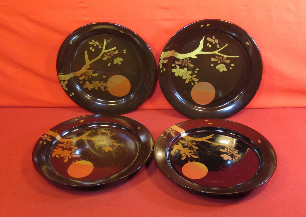茶道具 料理の額縁『木製漆塗 桜に満月蒔絵8寸皿4枚まとめて 菓子器』蒔絵膳 折敷 点心盆 懐石盆 茶事 七事式 茶道教室 表千家 裏千家十職拍卖