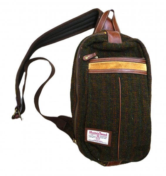 マスターピース ★ ワンショルダーバッグ ★ ブラウン・ロゴラベル付きHarris Tweed × Master Piece拍卖