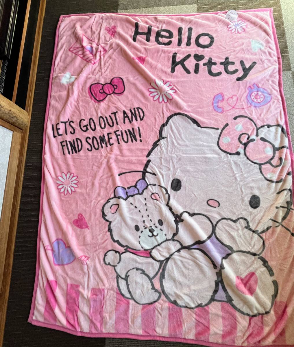 キティちゃん可愛い!愛らしい!新品!シングルサイズ!肌触りふわり!軽く暖か!ブランケット!毛布!可愛い!拍卖