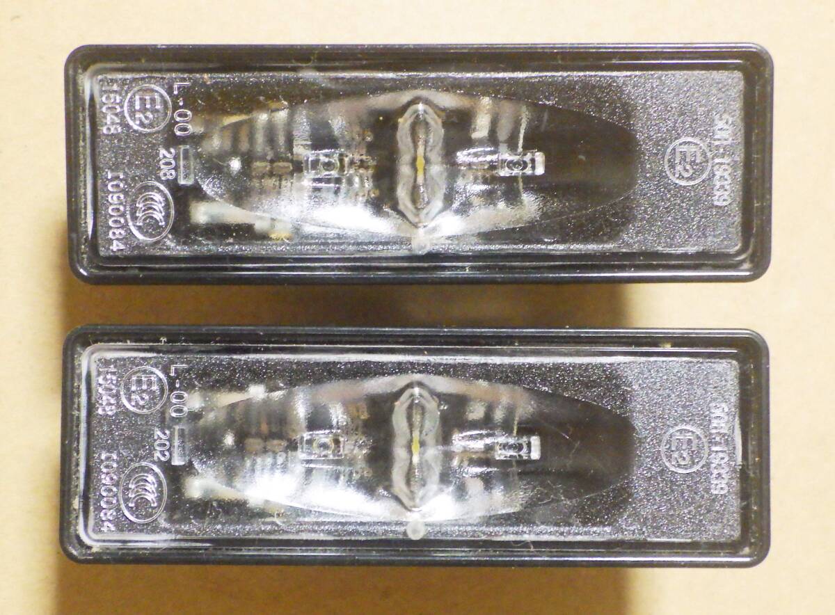 即決 プジョー / シトロエン LEDナンバー灯 純正 9815225980 拍卖