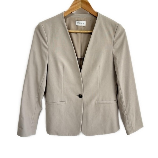 プラステ PLS+T(PLST) サイズM - ベージュ レディース 長袖/ノーカラー/春/秋 美品 ジャケット拍卖