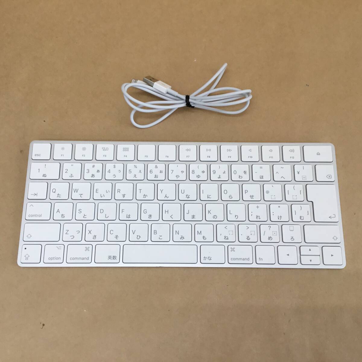 【2506039249-2】 Apple ワイヤレス BLUETOOTH Magic Keyboard 日本語(JIS) A1644 送料 無料 14時までの ご注文 即日発送拍卖