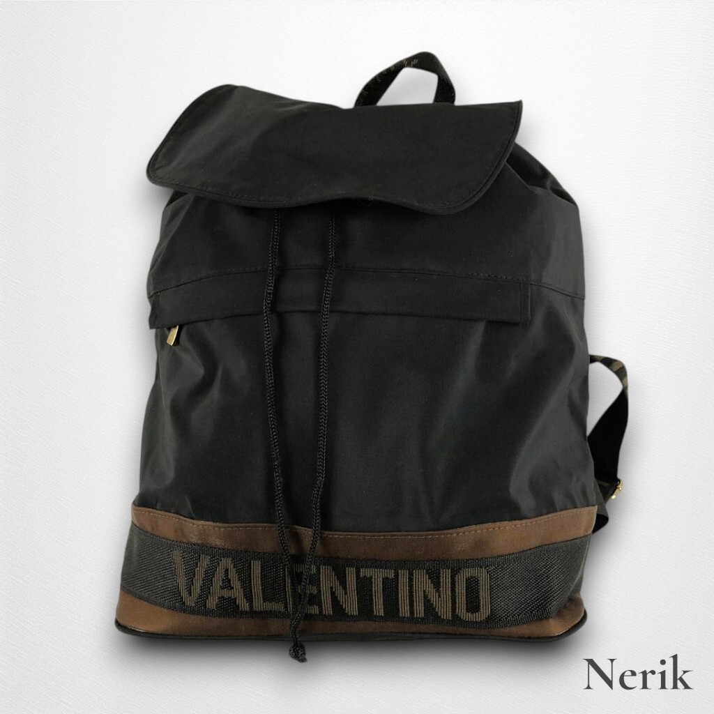 VALENTINO ヴァレンティノ リュックサック デイパック ブラック 高級 ブランド 黒 送料無料!拍卖