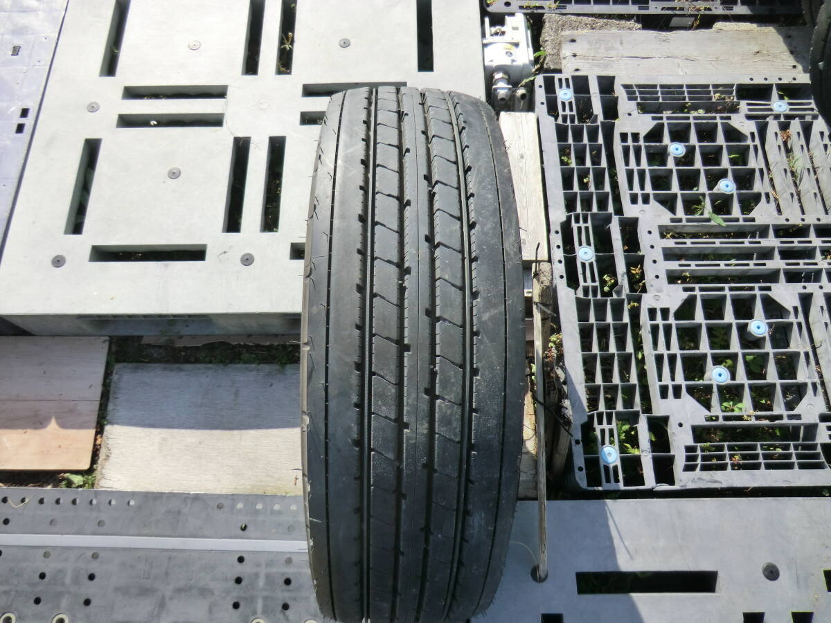 215/70R17.5 123/121J BRIDGESTONE V-STEEL RIB R173 1本のみ 管理SK18R710-S5231拍卖
