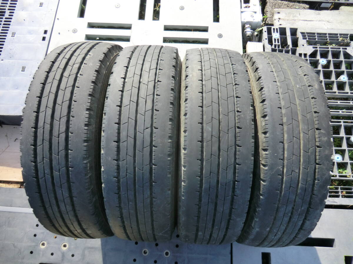 205/70R16 111/109N LT DUNLOP ENASAVE SPLT50 4本組み 管理SK18R710-S5232拍卖