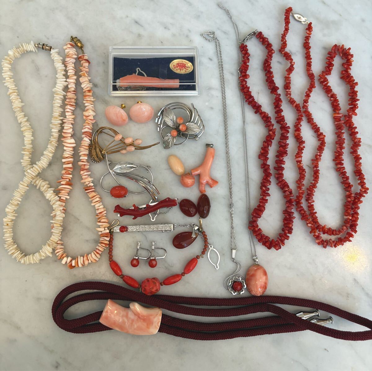 珊瑚 サンゴ ネックレス ブローチ イヤリング アクセサリー ループタイ コーラル まとめ カフス拍卖