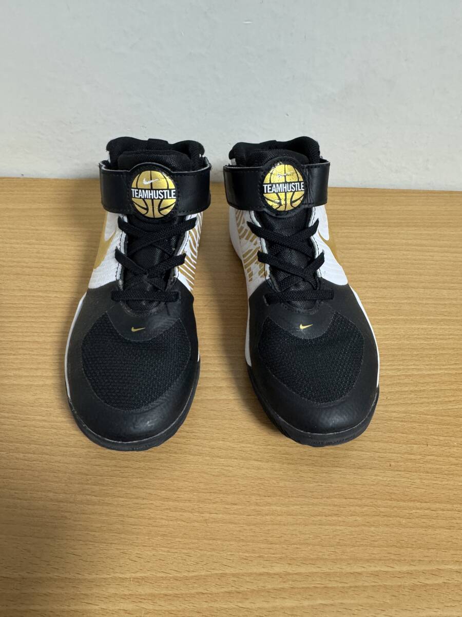極美品●Nike Team Hustle バスケットボールシューズ 21cm拍卖