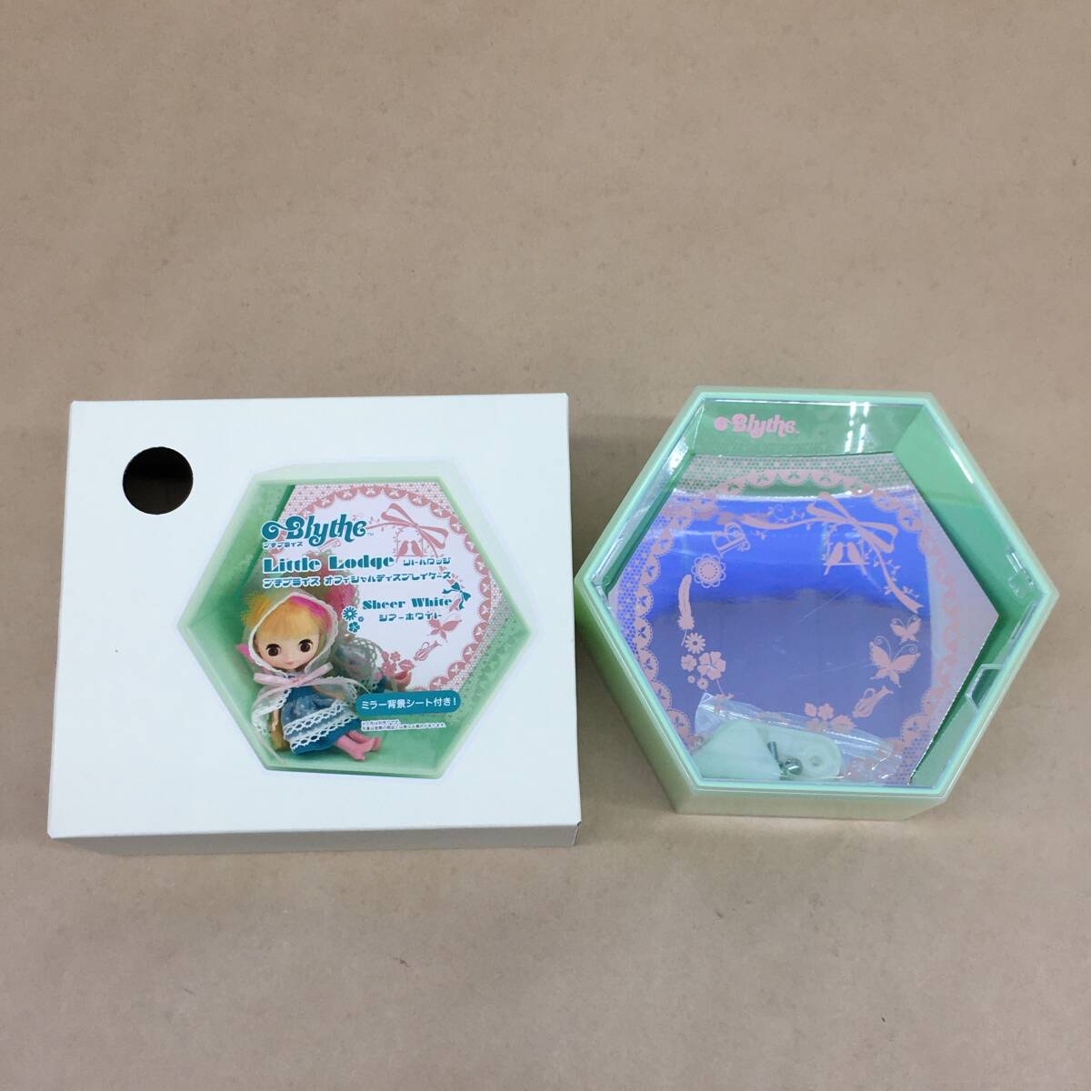 △【T622】処分品 プチブライス オフィシャルディスプレイケース リトルロッジ シアーホワイト△拍卖