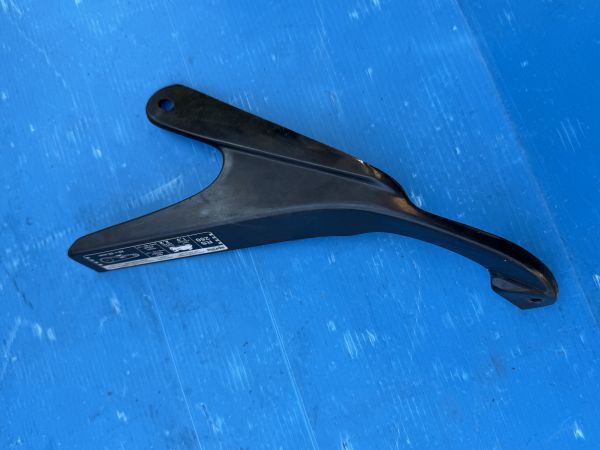 ¥500スタート! アプリリア RS250 純正チェーンガード 外装 スイングアーム拍卖