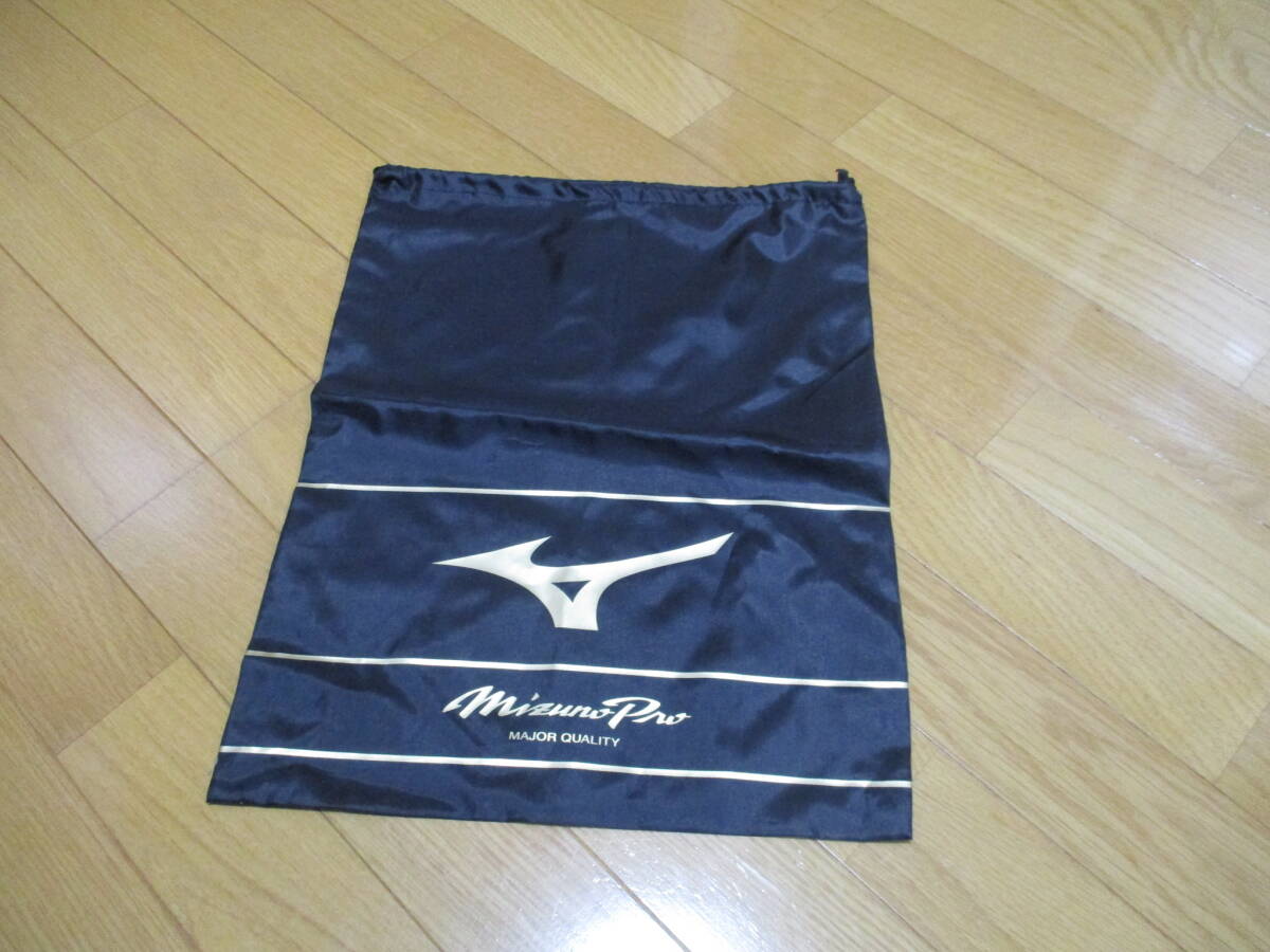 未使用保管品!ミズノ★スポーツ全般<シューズ入れ・巾着>★43X33cm 黒・ゴールド拍卖