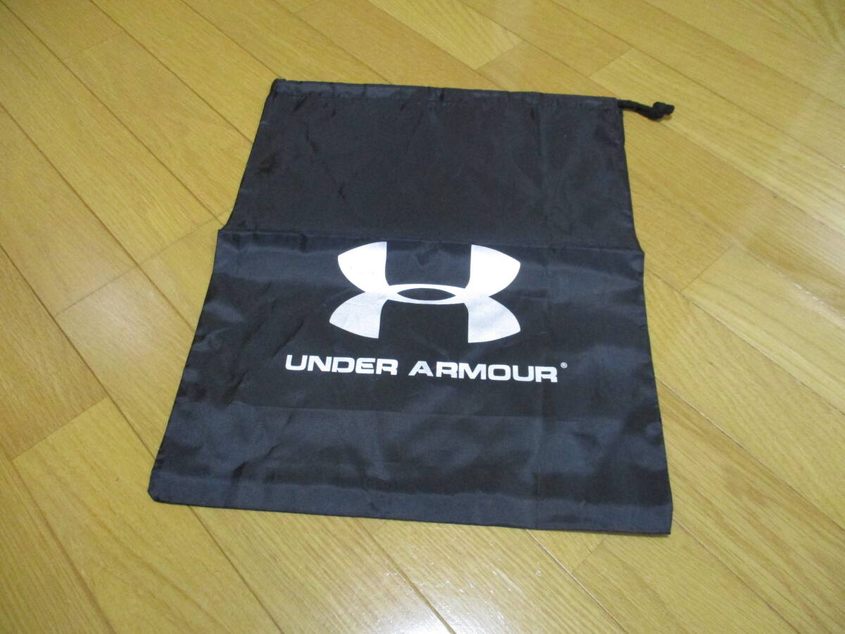 未使用保管品!アンダーアーマー★スポーツ全般<シューズ入れ・巾着>★43X34cm 黒・シルバー拍卖