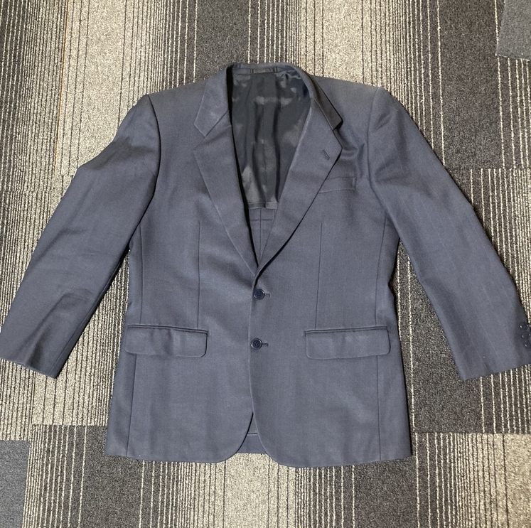 ビジネス スーツ(上着のみ)// ジャケット 古着 中古 // 180cm 80Kgが着てました。拍卖