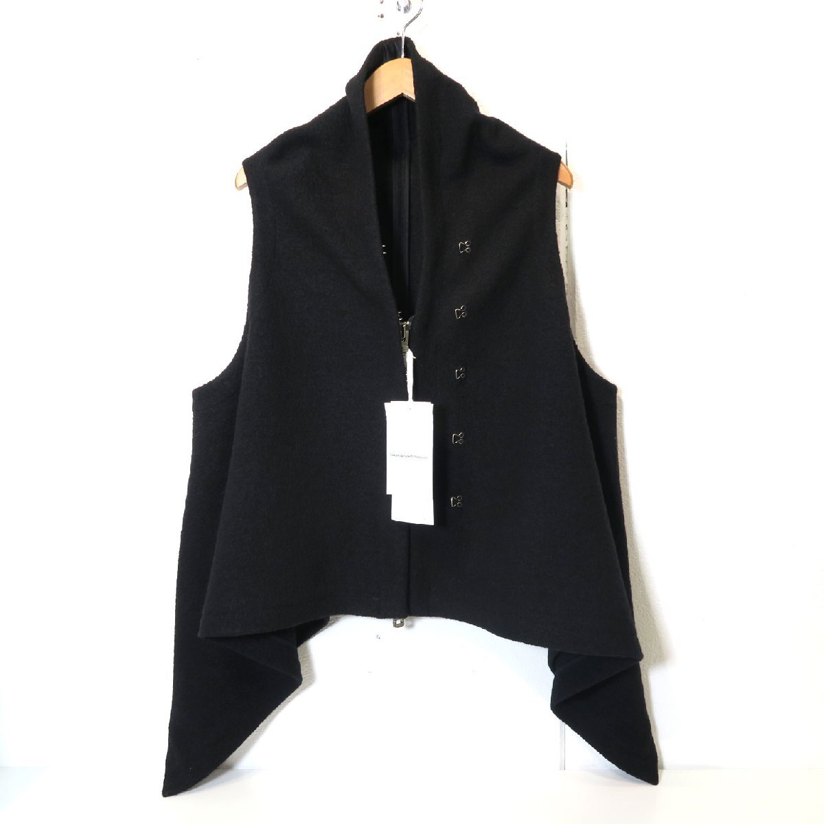 定価83,490円タグ付 TAKAHIRO MIYASHITA The Soloist two-way wrap around vest size48 BLACK タカヒロミヤシタ ソロイスト ベスト ジレ拍卖