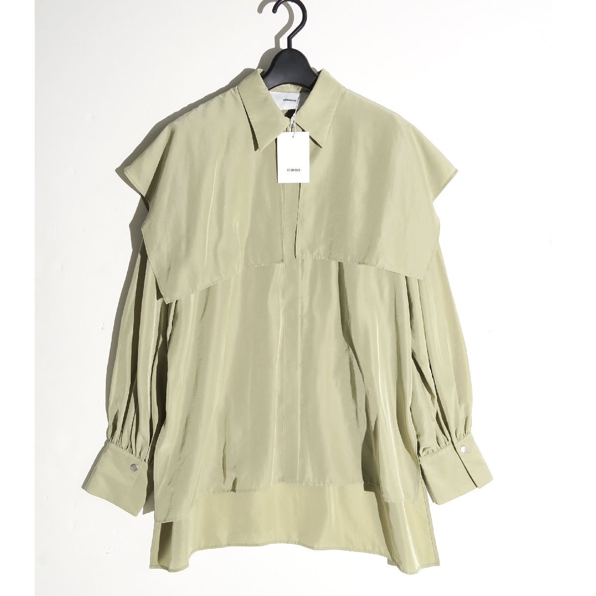 タグ付・新品・定価24,200円】STUDIOUS ケープディティールブラウス 123600002 フリーサイズ ステュディオス拍卖