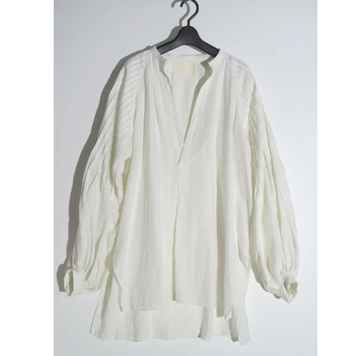 JUN MIKAMI アイリッシュリネンタックスリーブブラウス SPENCE BRYSON LINEN WHITE ジュンミカミ 拍卖