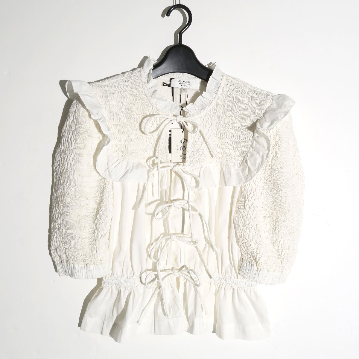 【タグ付・新品・定価63,800円】Sea New York Casey Hand Smoked Tie Front Top RS23-041 sizeS EGG SHELL パフスリーブ ブラウス リボン拍卖