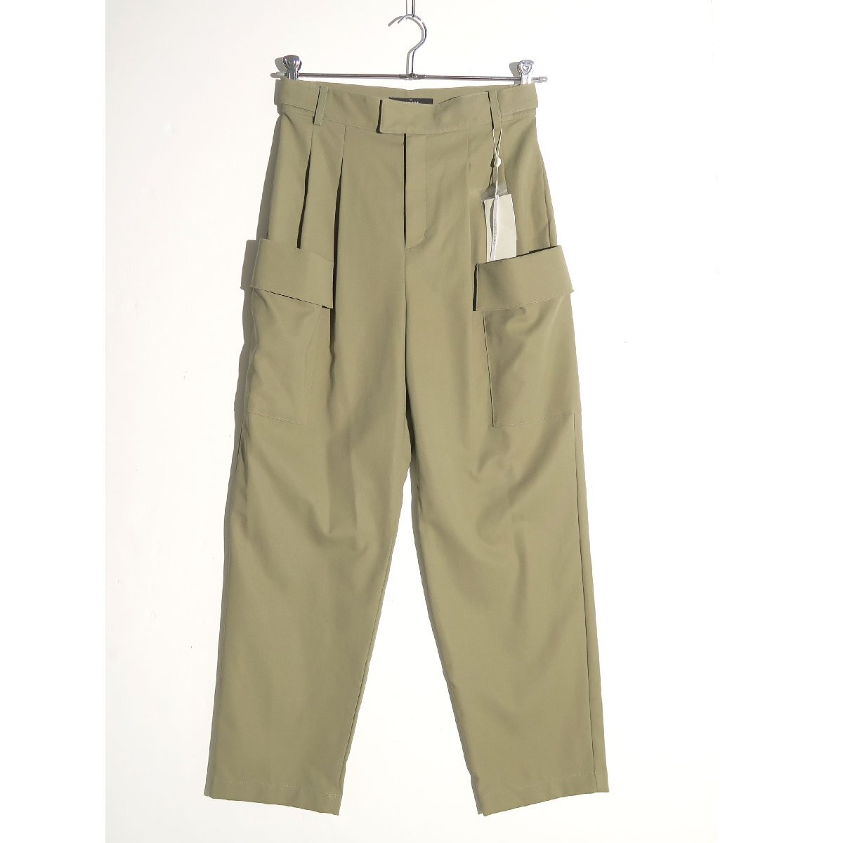 【タグ付・新品・定価20,900円】THE CLASSE コットンダブルクロス・タックカーゴパンツ size9 カーキ 31582 DoCLASSE ドゥクラッセ拍卖