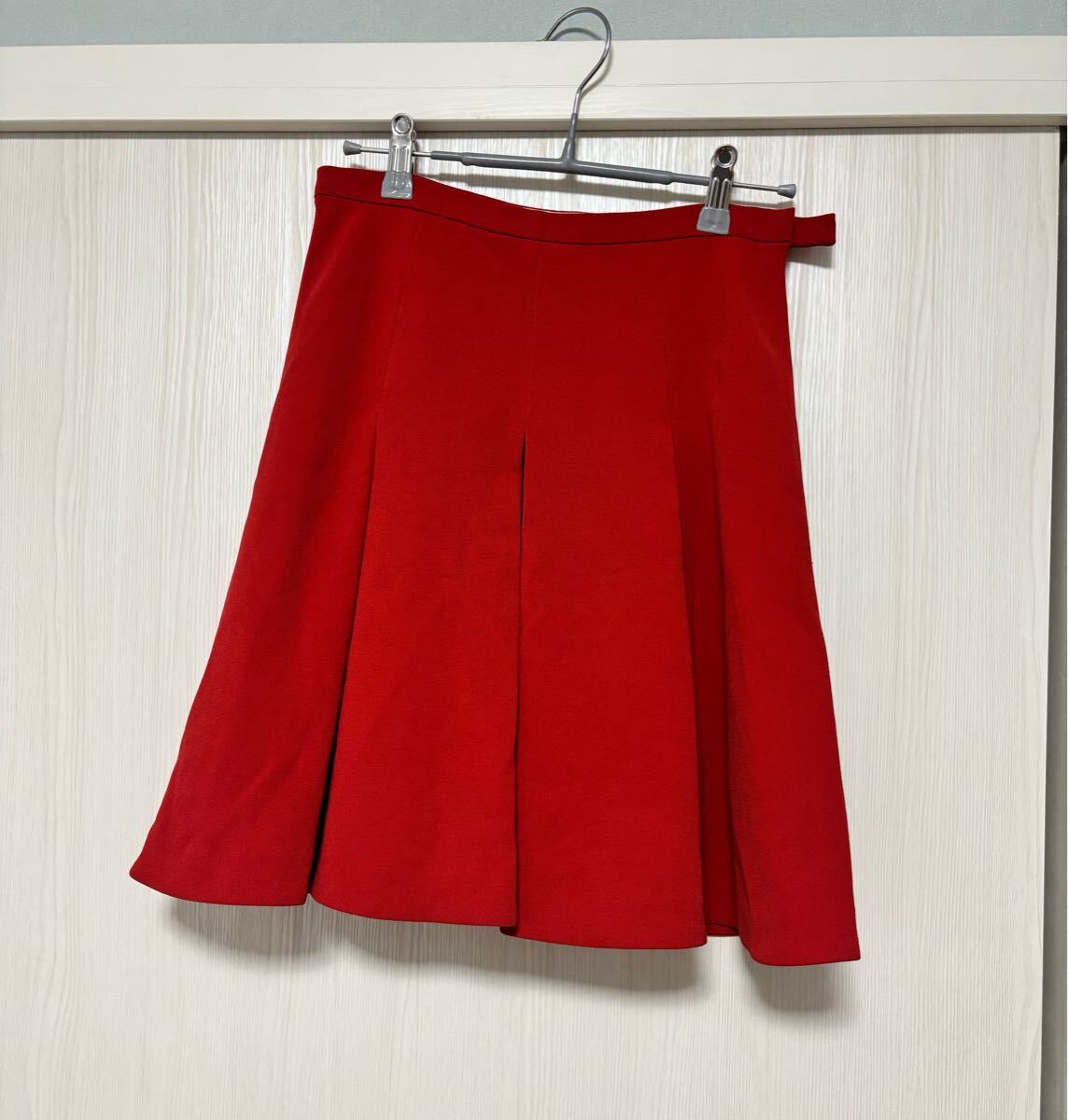 バーニーズニューヨーク 朱赤 スカート38拍卖