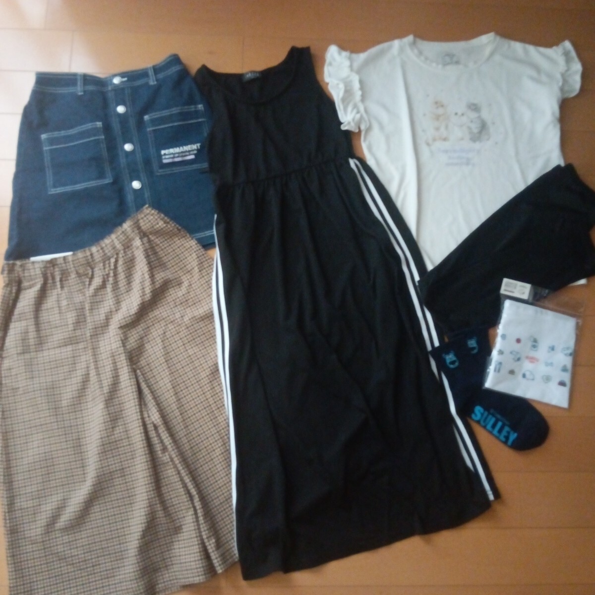 おまけつき!女の子洋服俊足スニーカーなどまとめ売り 150と160拍卖