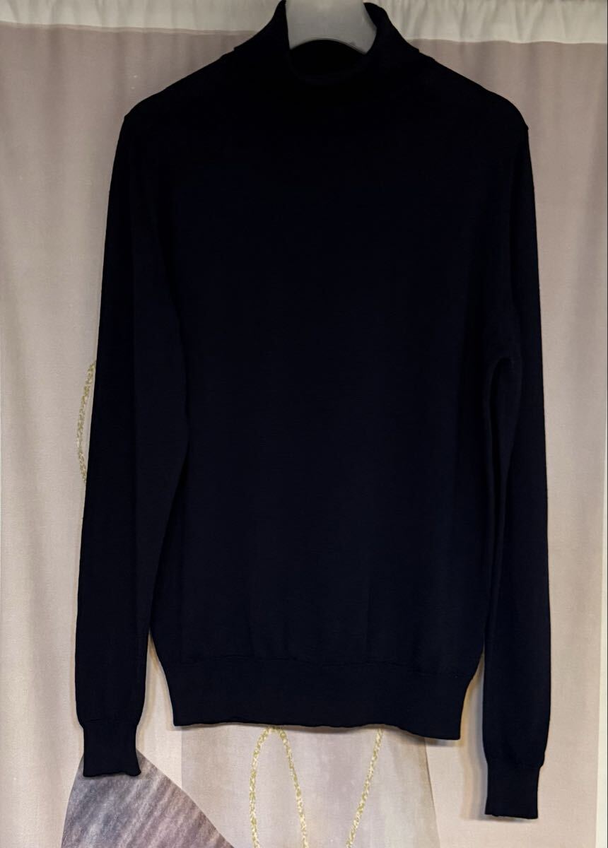 ジョンスメドレー エクストラファインメリノウール タートルネックニット ネイビー拍卖