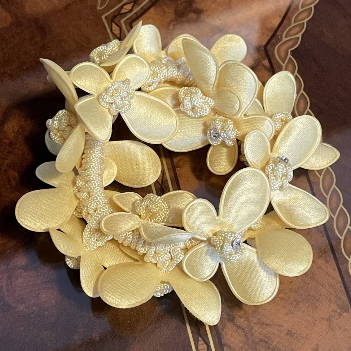 新品 お花 シュシュ イエロー ヘアゴム拍卖