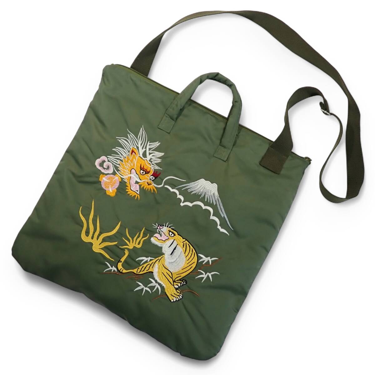 7140/良好 Non Stock INC.スカジャンスタイルHelmetショルダーバッグ●TALONジップ 龍 虎 刺繍 DRAGON TIGERヘルメットバック●洗濯済古着拍卖