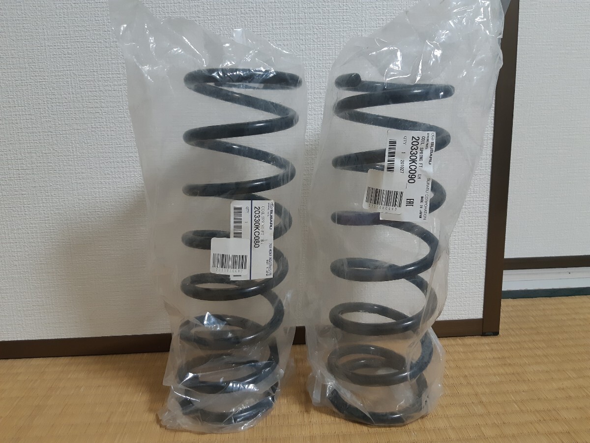 ヴィヴィオ RX-R スプリング 純正 新品未開封 フロント用 20330KC080 20330KC090 VIVIO バネ サスペンション KK3 KW3 KK4 KW4拍卖