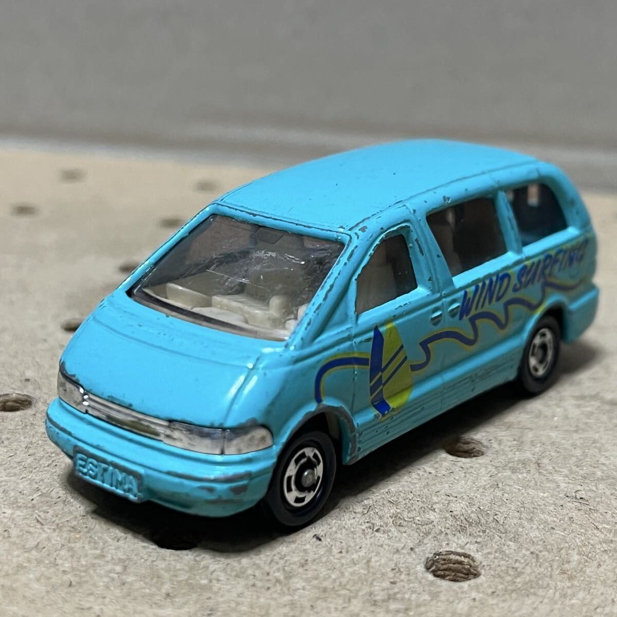 日本製トミカ ギフト  トヨタエスティマ  絶版拍卖