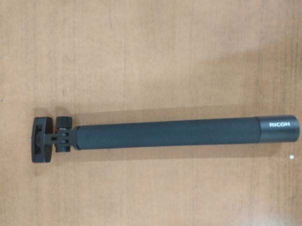 【中古美品】RICOH THETA Stick TM-2 セルフィースティック 360度カメラ対応 軽量設計 動作確認済 送料無料 おてがる配送拍卖