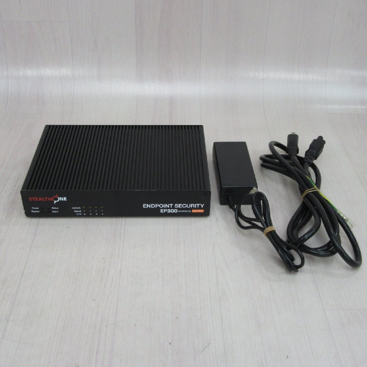 ワイズ EP300-150221489 STEALTHONE EP300 エンドポイントセキュリティ監視サーバー 保証有CB 199拍卖