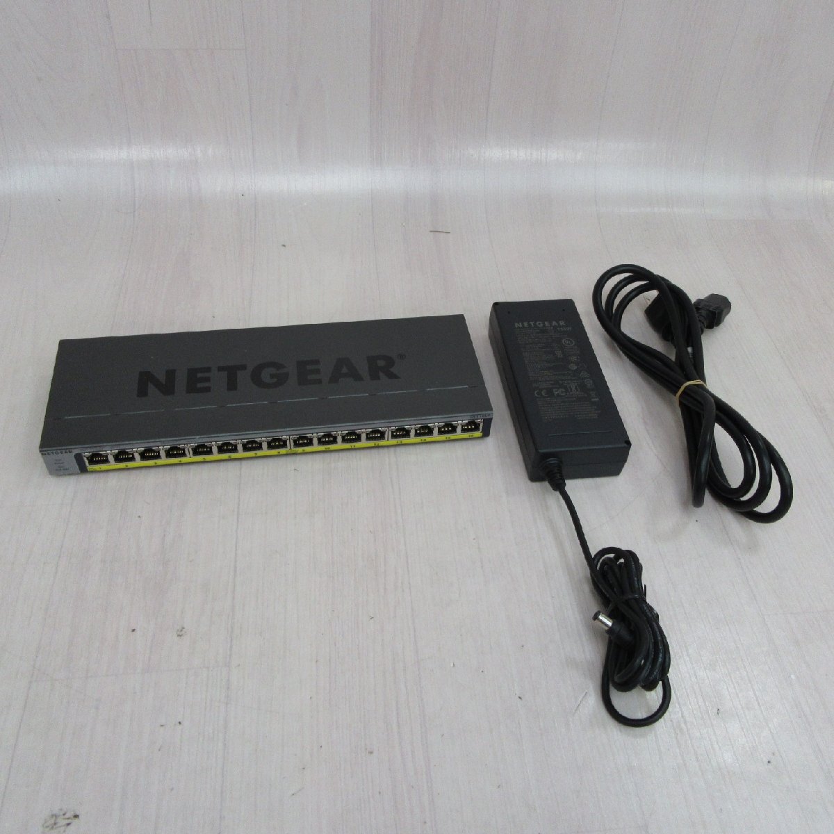 NETGEAR GS116LP PoE+対応 (76W) ギガビット16ポート アンマネージスイッチ AC付 保証有 CB227拍卖