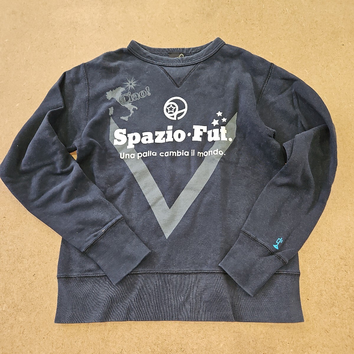 スパツィオ トレーナー(黒×灰×金)Mサイズ拍卖