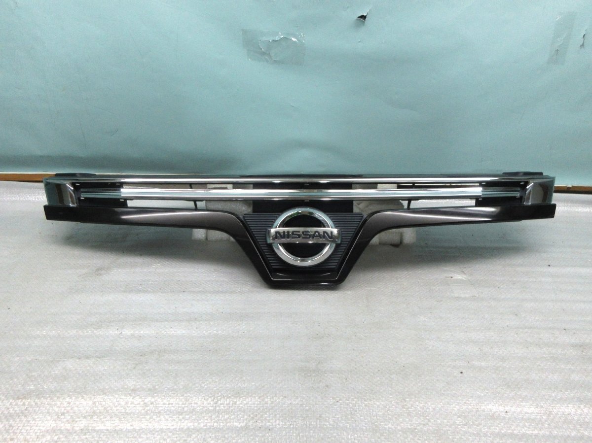 ◆ E52 エルグランド ハイウェイスター ELGRAND Highway Star 中期 純正 フロントグリル アッパー 62320-3GP0A ファントムブラック拍卖